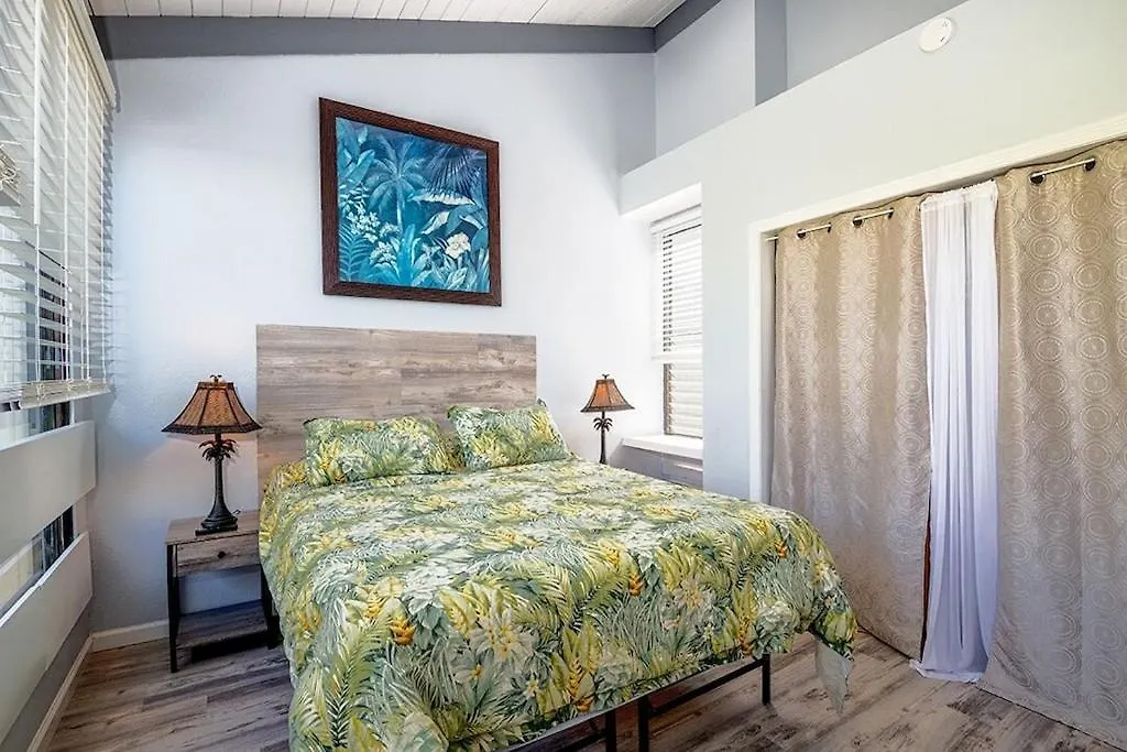Casa de Férias New! Kailua Bay Resort 2-306 - Beautifully Renovated Two-Story Condo With Primary Suite In Loft